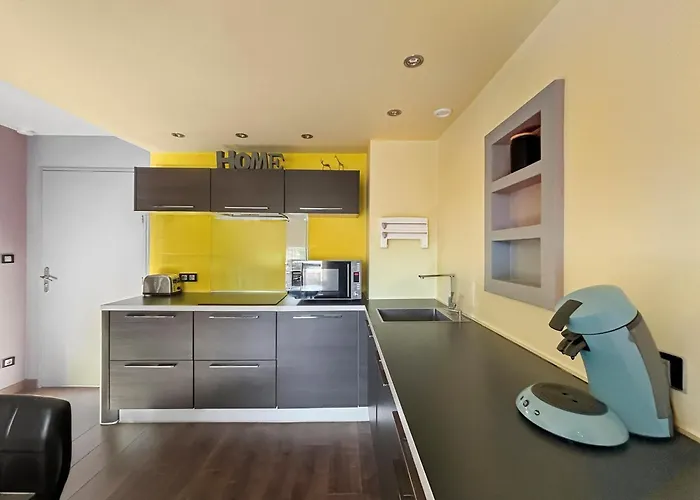 Avec Balcon Et Parking Privé *