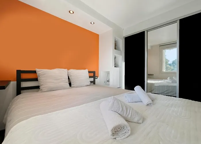 Appartement Avec Balcon Et Parking Privé *